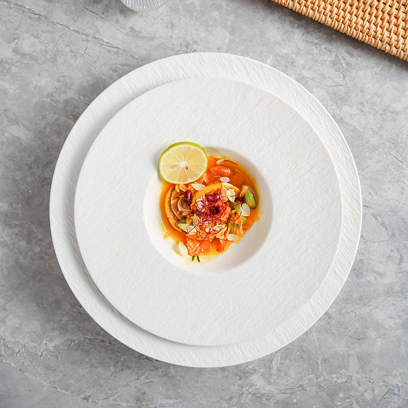 Wide-brimmed Ceramic Plate